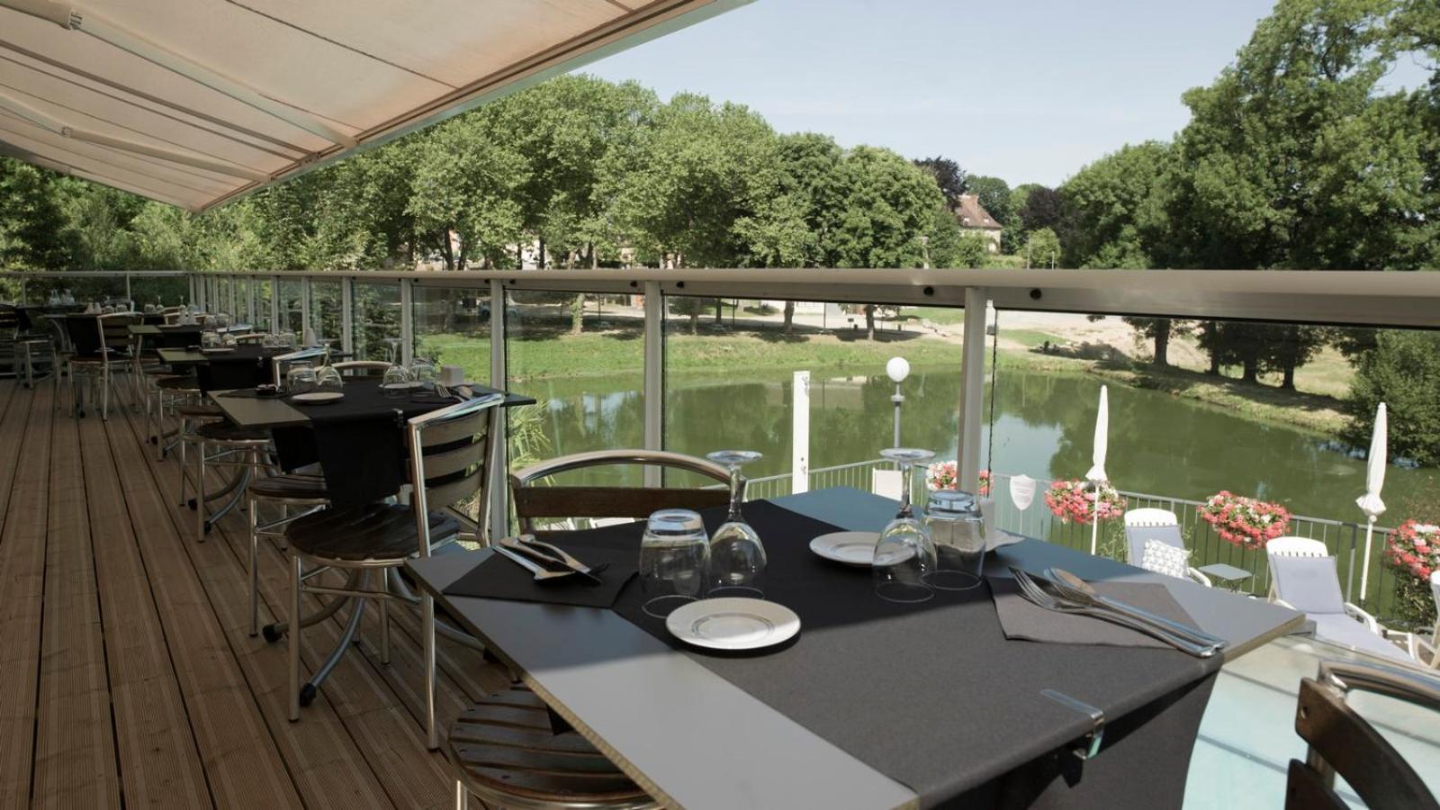 Logis Hotel Auberge De L'Etang Magnac-Bourg ภายนอก รูปภาพ