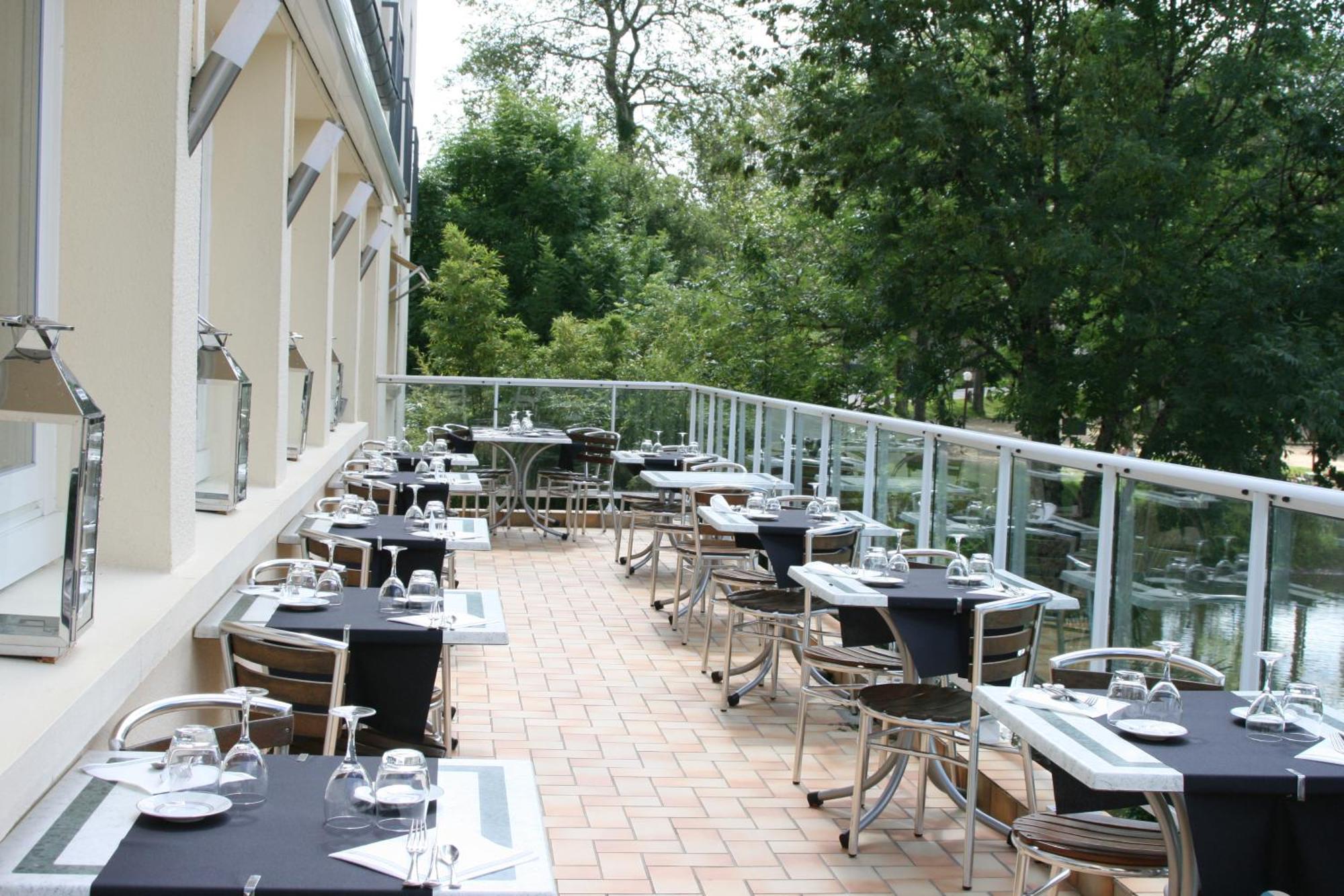 Logis Hotel Auberge De L'Etang Magnac-Bourg ภายนอก รูปภาพ