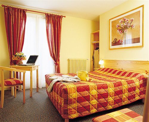 Logis Hotel Auberge De L'Etang Magnac-Bourg ภายนอก รูปภาพ