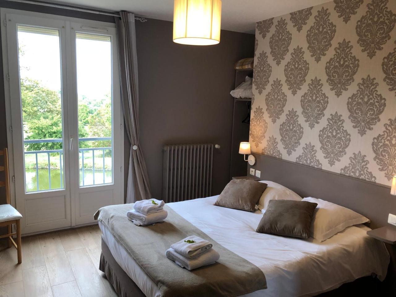 Logis Hotel Auberge De L'Etang Magnac-Bourg ภายนอก รูปภาพ
