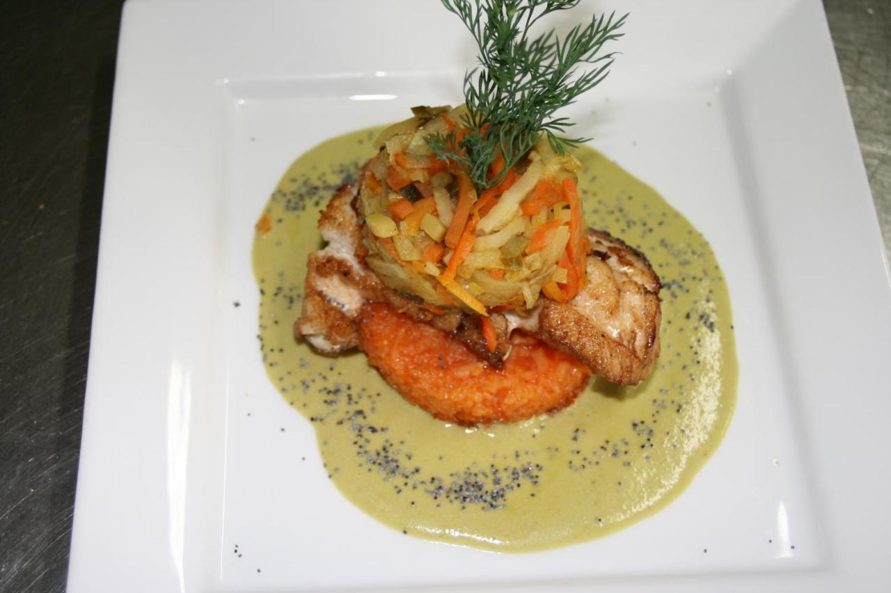 Logis Hotel Auberge De L'Etang Magnac-Bourg ภายนอก รูปภาพ