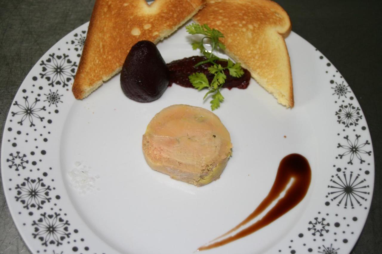 Logis Hotel Auberge De L'Etang Magnac-Bourg ภายนอก รูปภาพ
